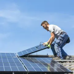 Fotowoltaika z magazynem energii - jak działa i czy warto?