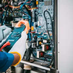Symbole elektryczne – jak czytać schematy instalacji elektrycznych?
