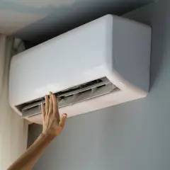 Klimatyzatory ścienne – na co zwrócić uwagę przy zakupie?