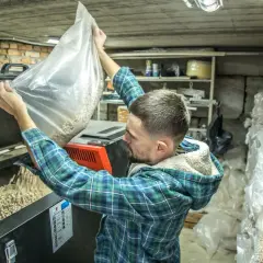 Jak często czyścić piec na pellet, aby uniknąć kosztownych awarii?