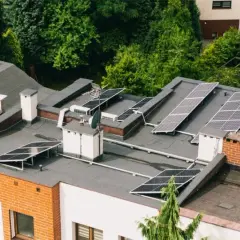 Jak dobrać moc fotowoltaiki? Sprawdź, ile energii potrzebujesz i zaoszczędź!