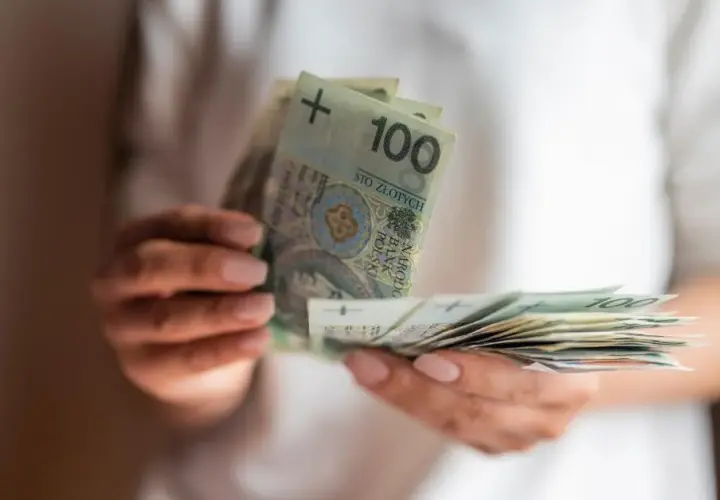 Zwrot nadpłaty z Enei - jakie kroki podjąć i jakie dokumenty są potrzebne