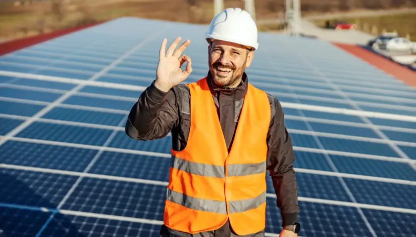 Sprzedaż energii z fotowoltaiki w przypadku firmy – jak to działa?