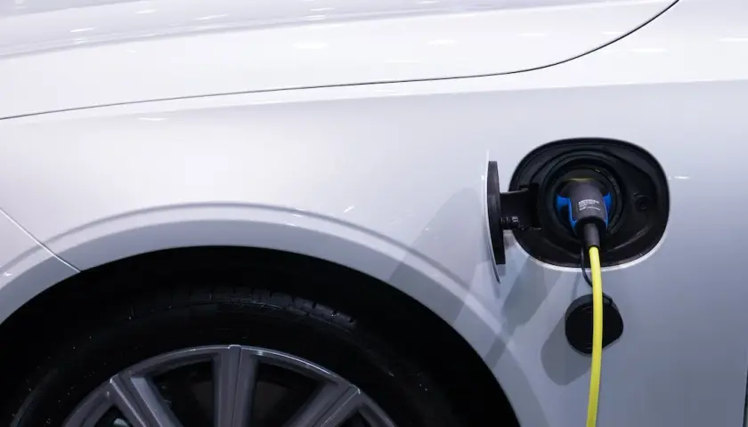 Prąd na Kartę - Cennik i Lokalizacje Punktów Ładowania Samochodów Elektrycznych