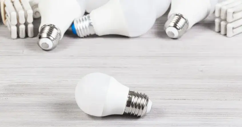 Zdjęcie Ile prądu zużywa żarówka LED 10W? Zaskakujące koszty energii!